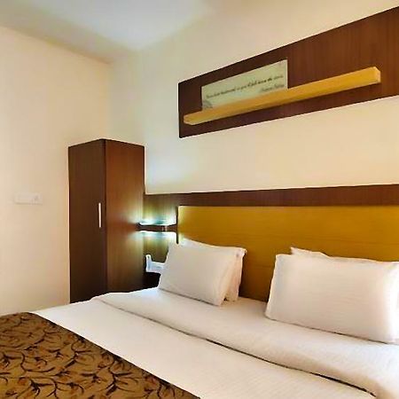 Continental Park Hotell Vijayawāda Eksteriør bilde