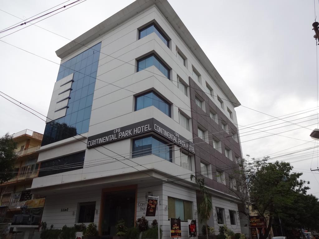 Continental Park Hotell Vijayawāda Eksteriør bilde