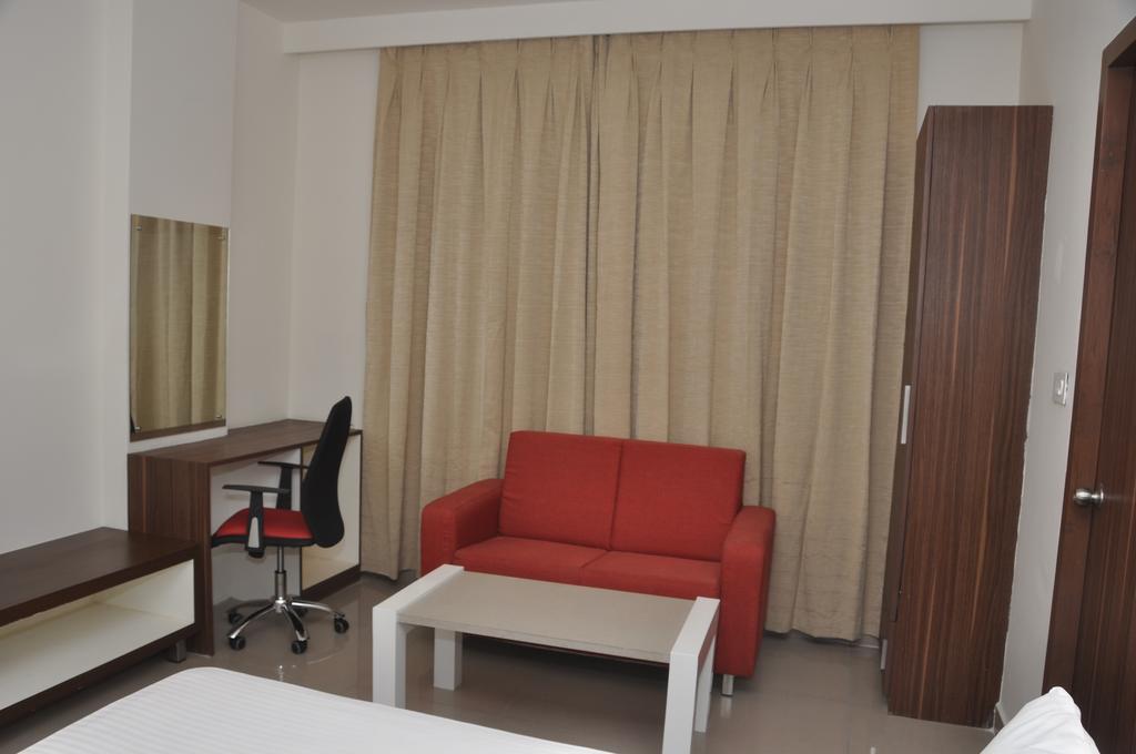 Continental Park Hotell Vijayawāda Eksteriør bilde