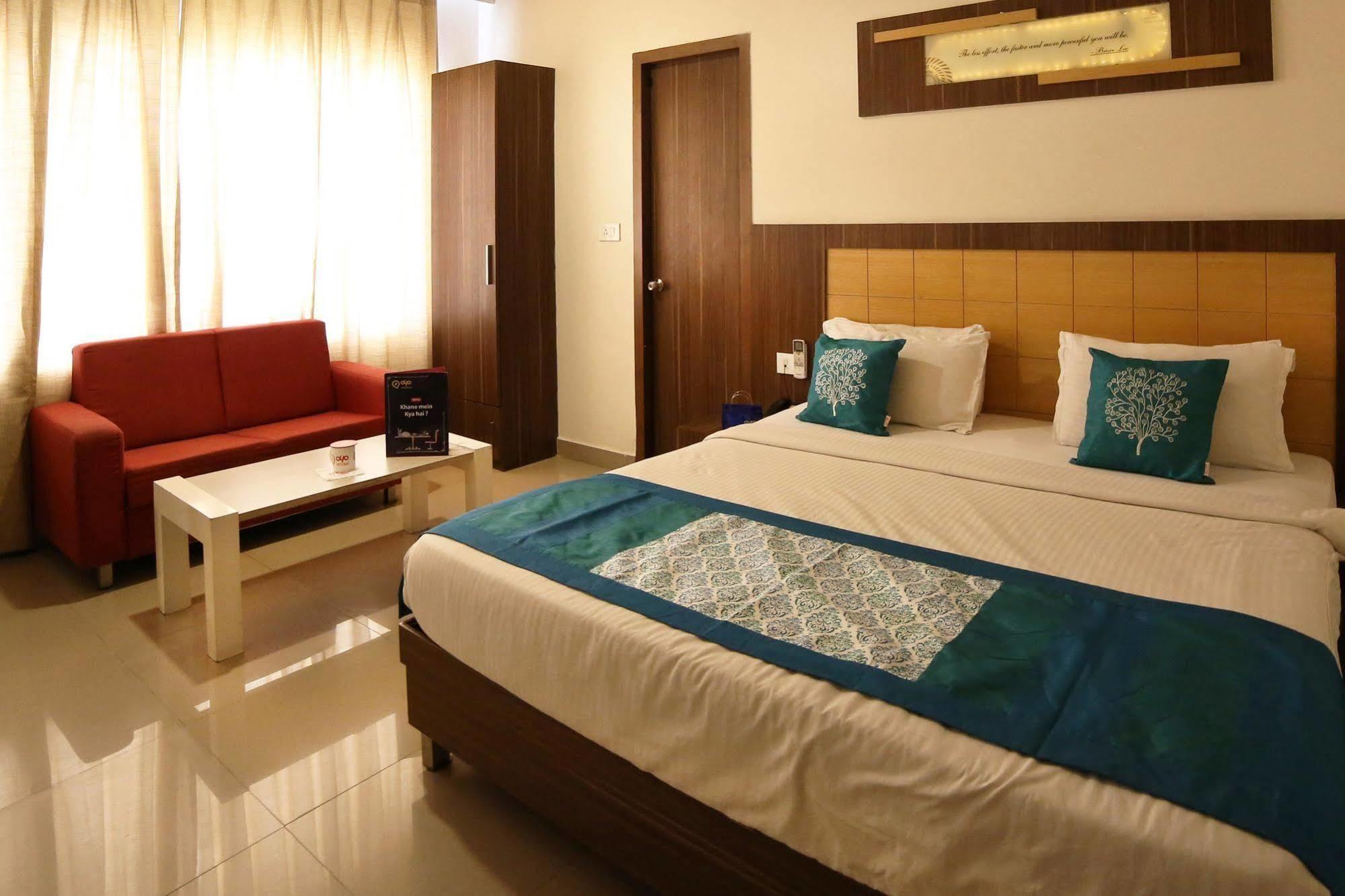 Continental Park Hotell Vijayawāda Eksteriør bilde